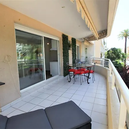 Apartment Climatise Bord De Palm Avec Grande Terrasse Cannes